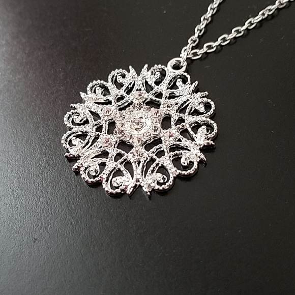 Long pendant necklace - Picture 7 of 7